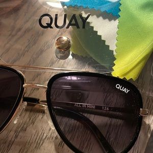 Quay all in mini black aviator USED sunglasses